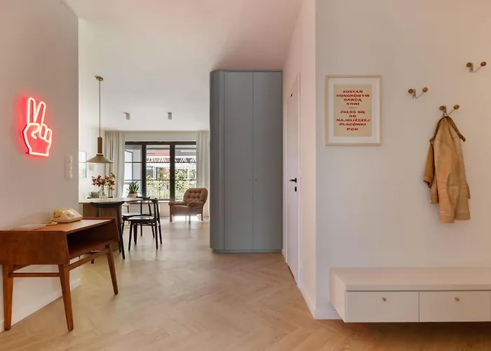 Solidarnosc Three Bedrooms & Garden Apartment