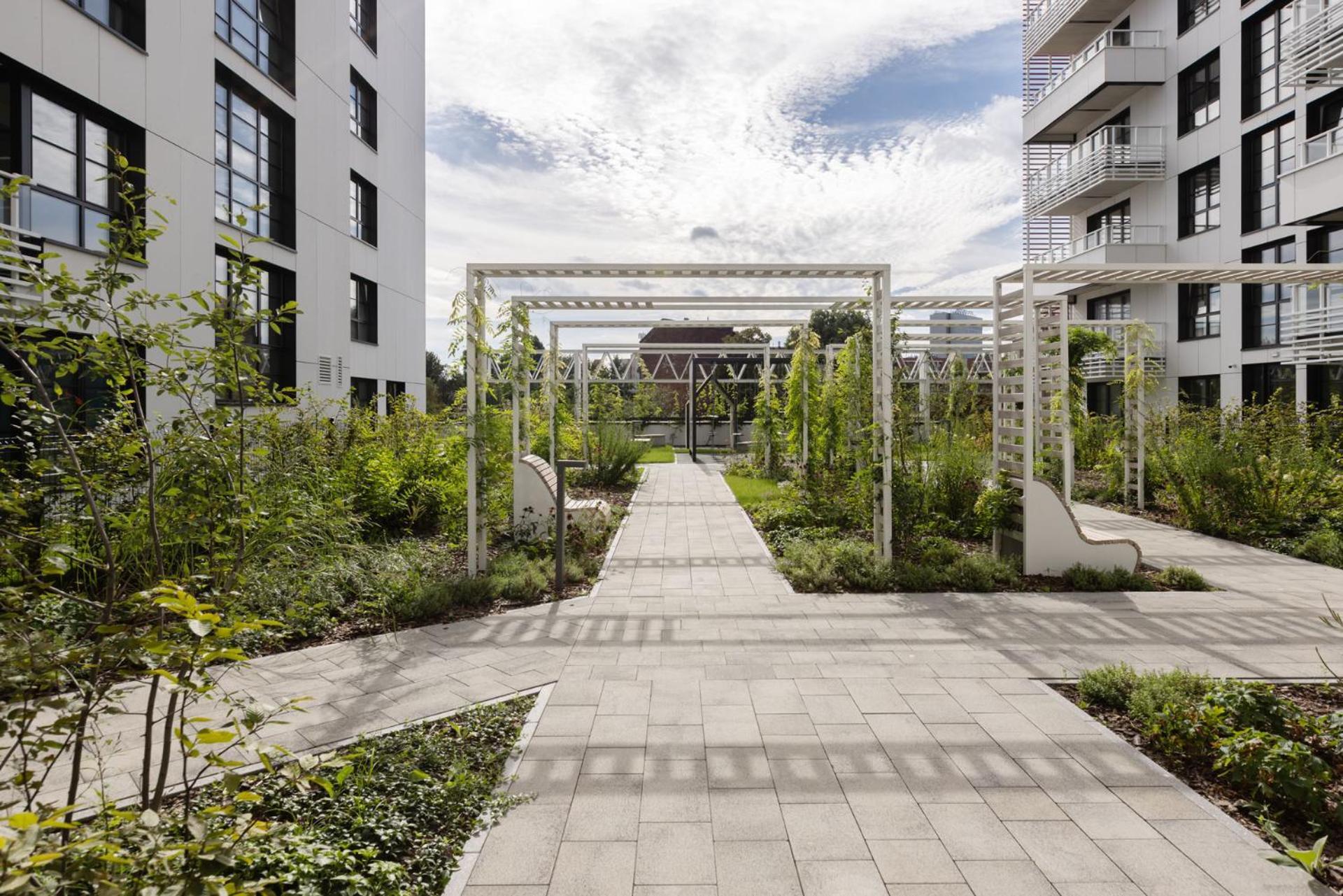 Solidarnosc Three Bedrooms & Garden Appartamento *